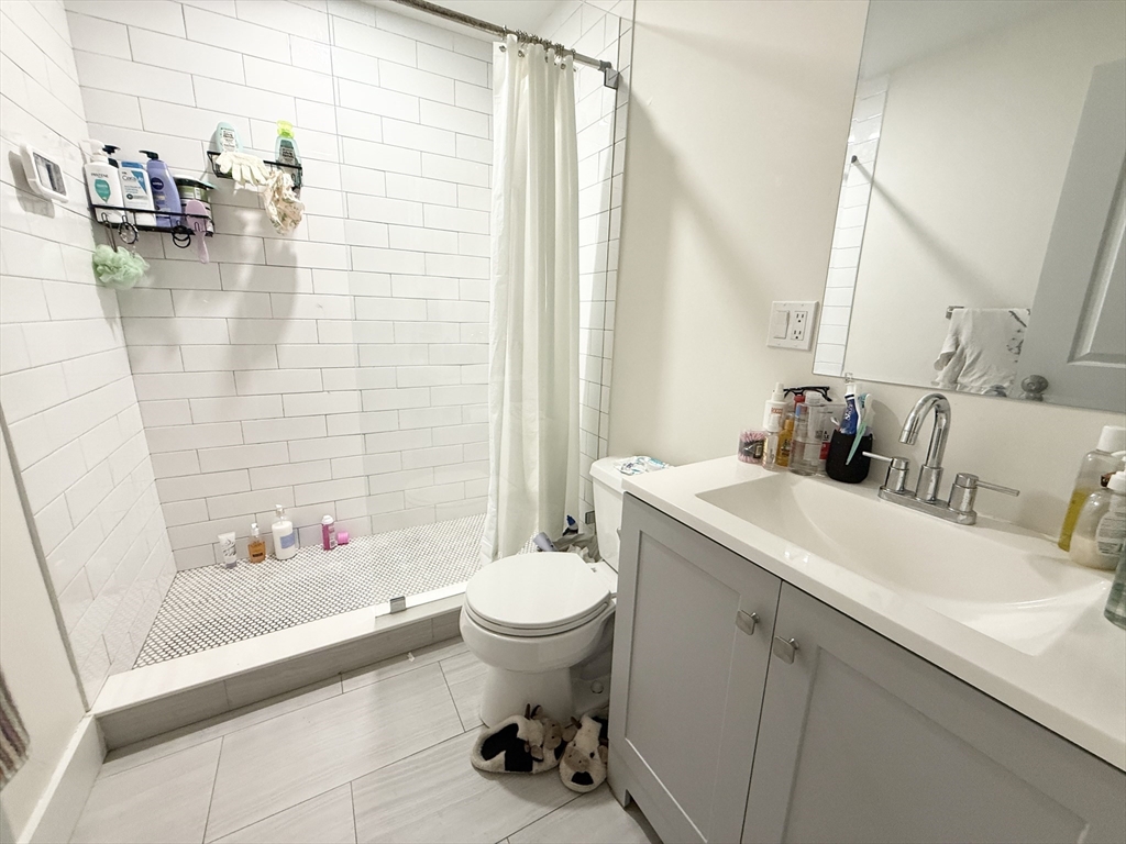 4 bed, 2 bath apartment for rent at 303 Dudley St Unit 5, Roxbury — photo 8 of 8