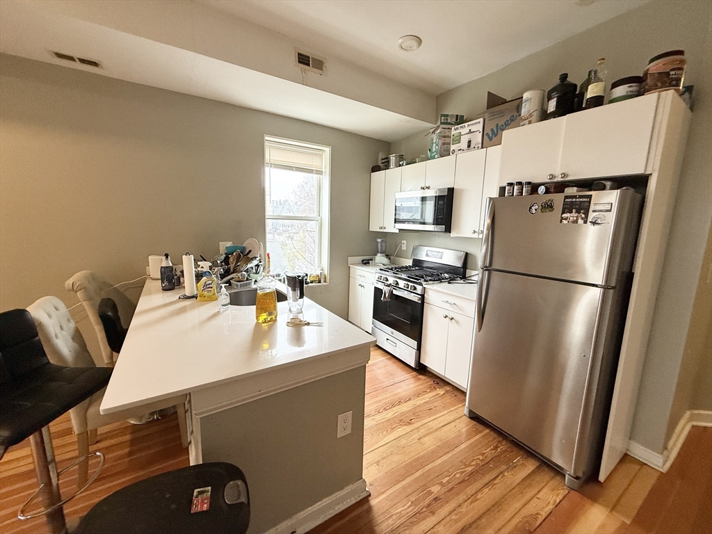 4 bed, 1 bath apartment for rent at 303 Dudley St Unit 6, Roxbury — photo 1 of 9