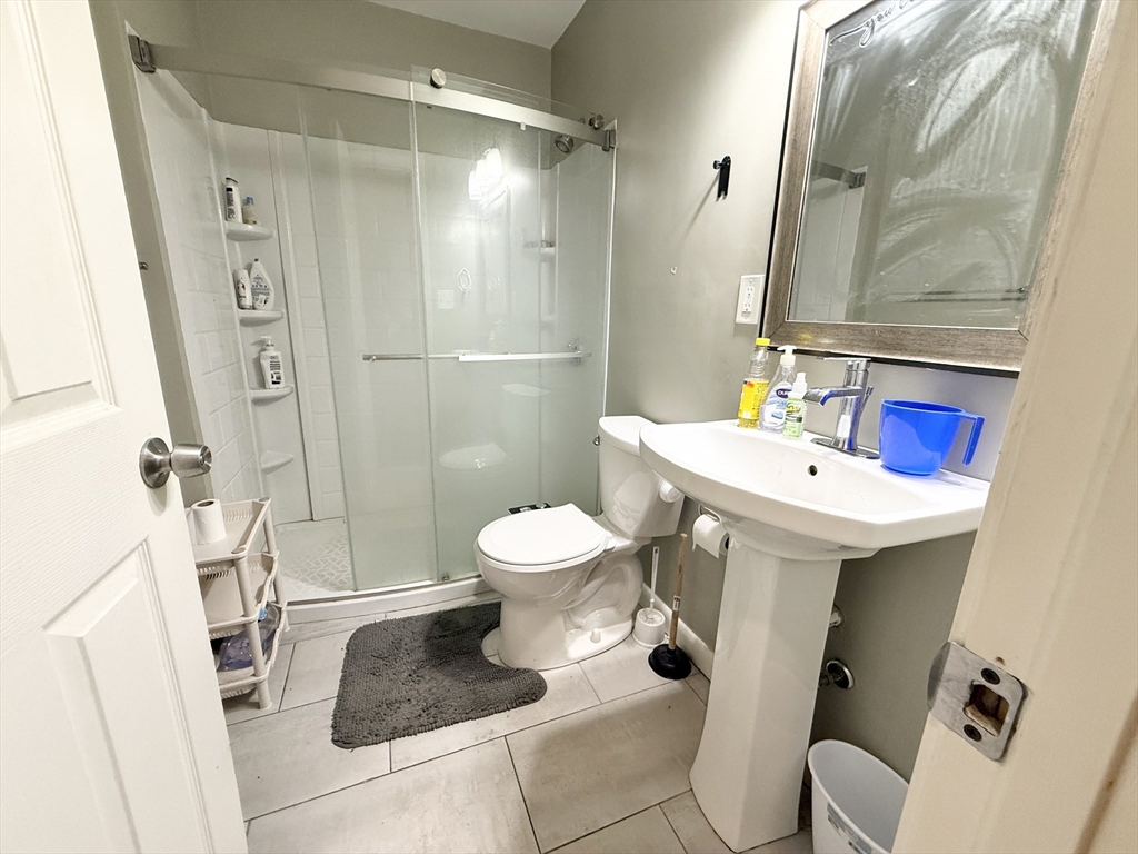 4 bed, 1 bath apartment for rent at 303 Dudley St Unit 6, Roxbury — photo 9 of 9