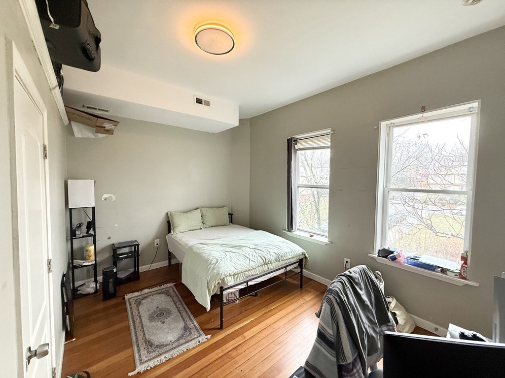 4 bed, 1 bath apartment for rent at 303 Dudley St Unit 6, Roxbury — photo 7 of 9