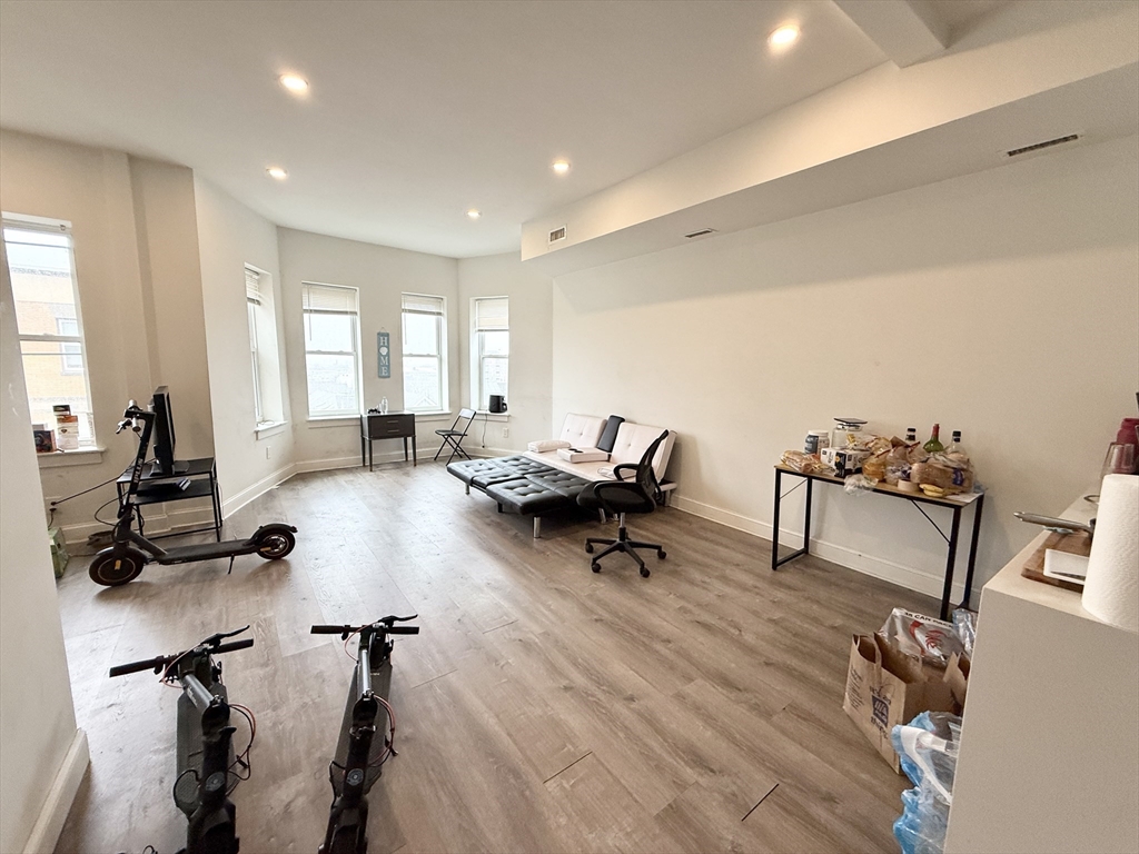 4 bed, 1 bath apartment for rent at 303 Dudley St Unit 8, Roxbury — photo 3 of 9