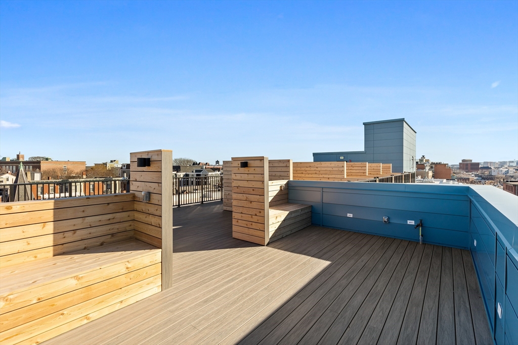 1 bed, 1 bath apartment for rent at 301 Border St Unit 301, Central Square — photo 17 of 24