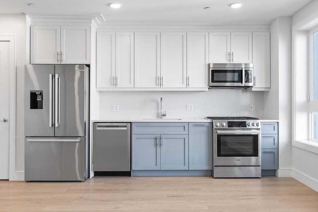 1 bed, 1 bath apartment for rent at 301 Border St Unit 301, Central Square — photo 5 of 24