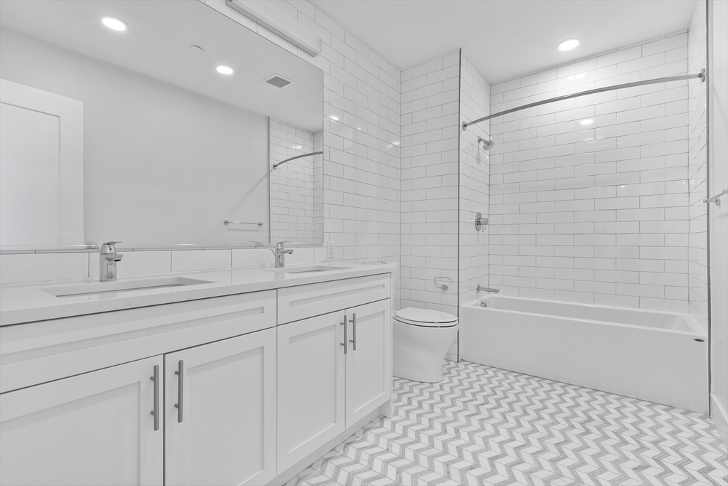 1 bed, 1 bath apartment for rent at 301 Border St Unit 301, Central Square — photo 12 of 24
