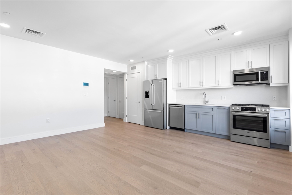 1 bed, 1 bath apartment for rent at 301 Border St Unit 301, Central Square — photo 6 of 24