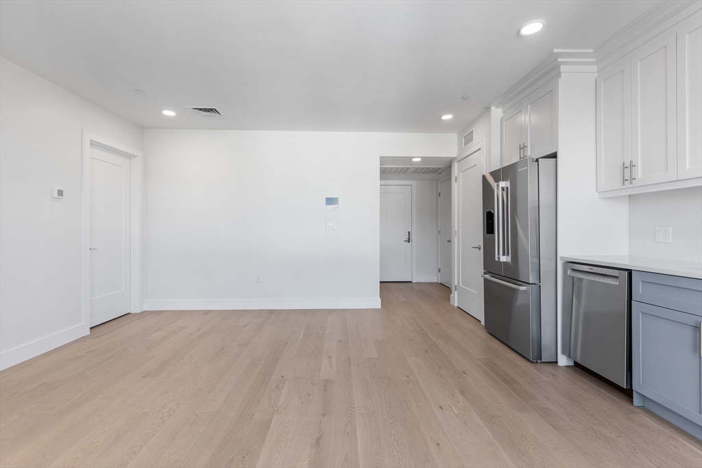 1 bed, 1 bath apartment for rent at 301 Border St Unit 301, Central Square — photo 7 of 24