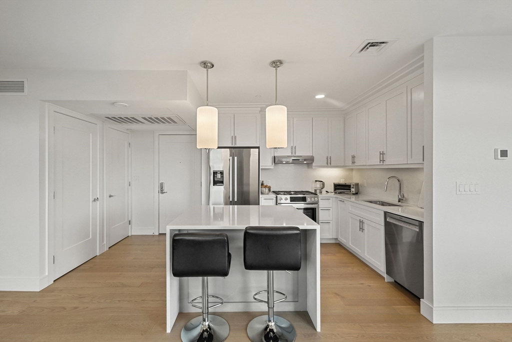 2 bed, 2 bath apartment for rent at 301 Border St Unit 410, East Boston — photo 4 of 33