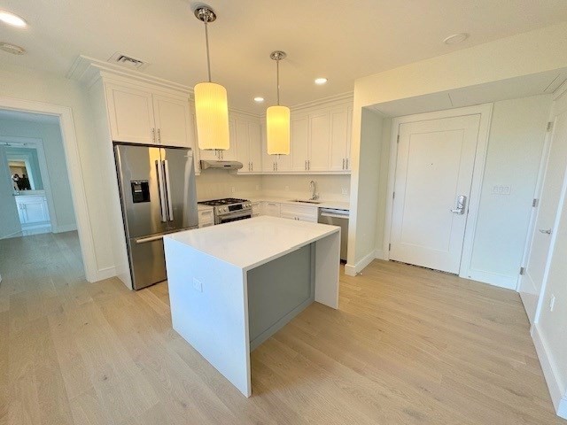 2 bed, 2 bath apartment for rent at 301 Border St Unit 503, Central Square — photo 3 of 26