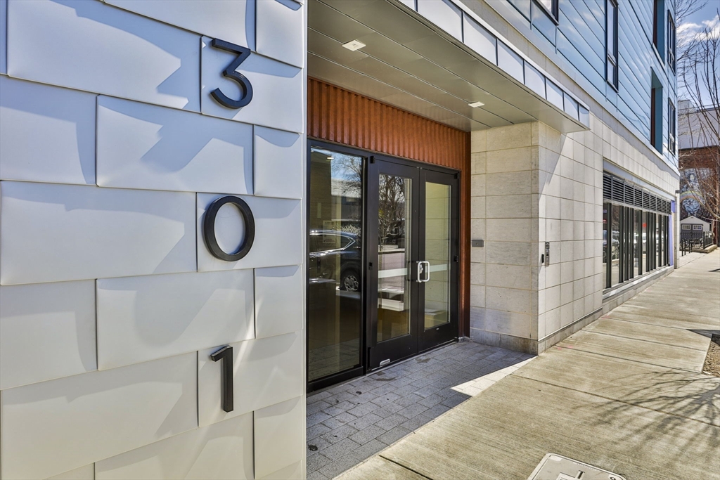 3 bed, 2 bath apartment for rent at 301 Border St Unit 507, East Boston