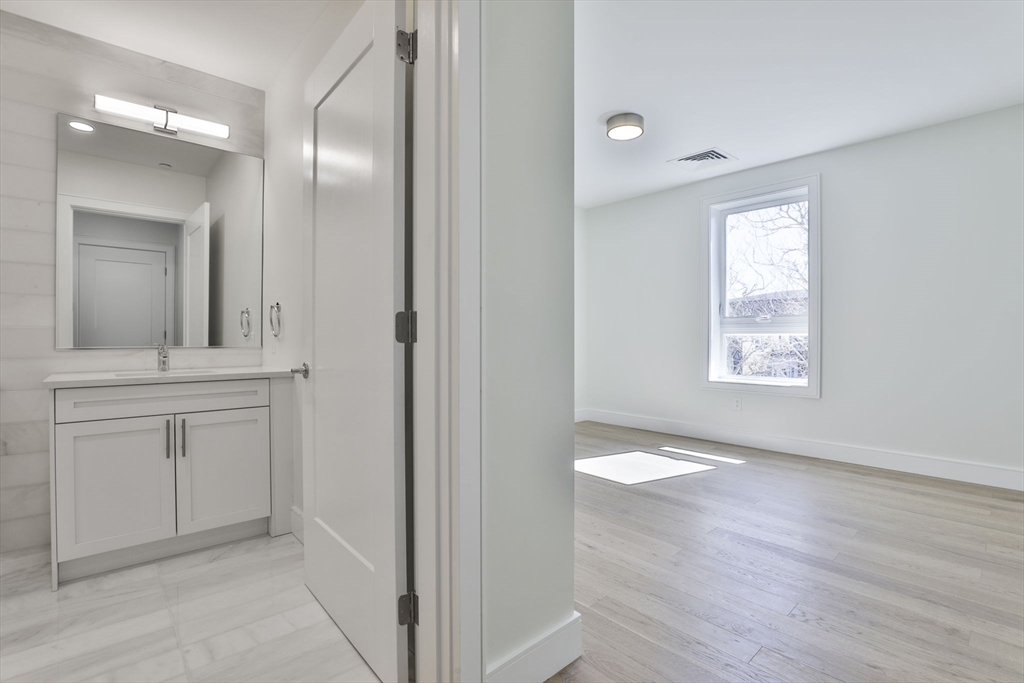 3 bed, 2 bath apartment for rent at 301 Border St Unit 507, East Boston — photo 29 of 37