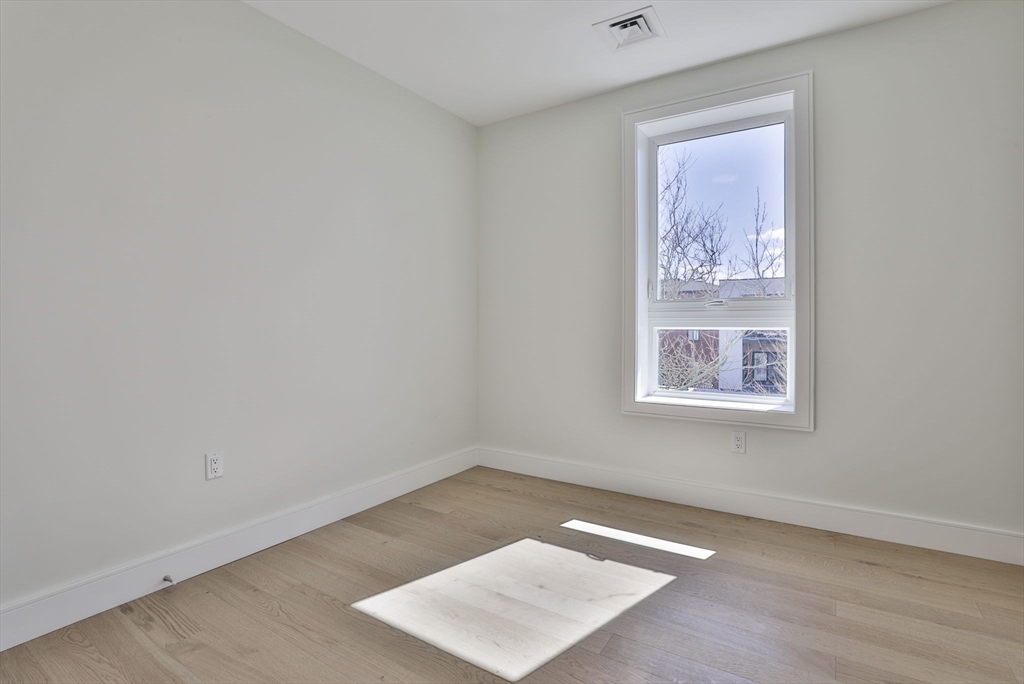 3 bed, 2 bath apartment for rent at 301 Border St Unit 507, East Boston — photo 22 of 37