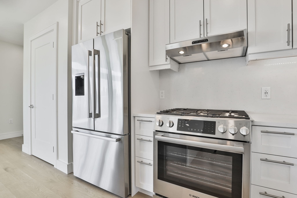 3 bed, 2 bath apartment for rent at 301 Border St Unit 507, East Boston — photo 12 of 37