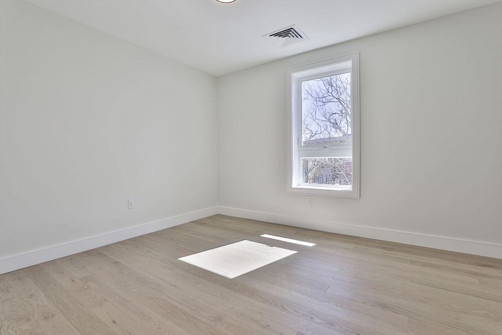 3 bed, 2 bath apartment for rent at 301 Border St Unit 507, East Boston — photo 26 of 37