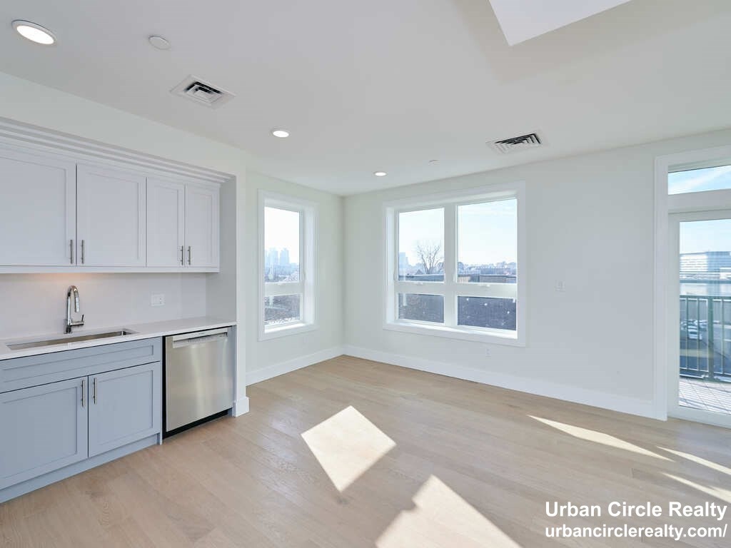 1 bed, 1 bath apartment for rent at 301 Border St Unit 508, Central Square — photo 7 of 18