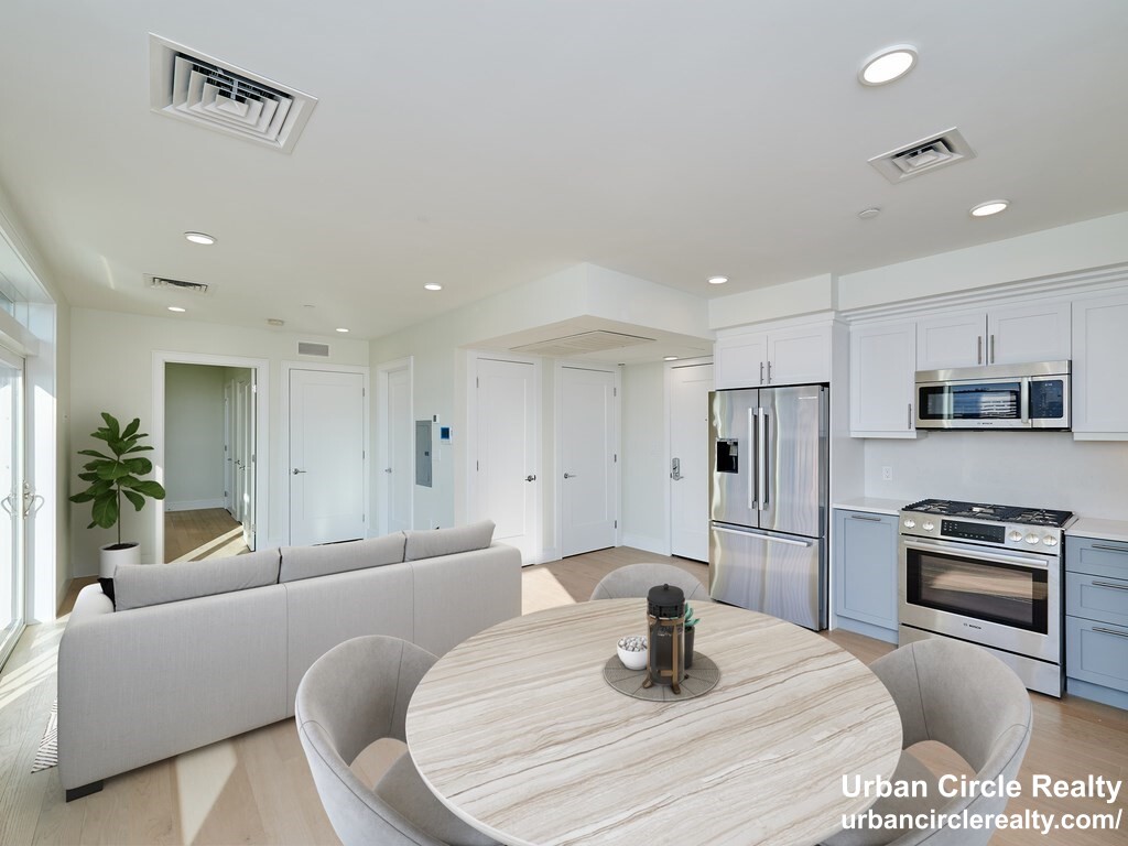 1 bed, 1 bath apartment for rent at 301 Border St Unit 508, Central Square — photo 4 of 18
