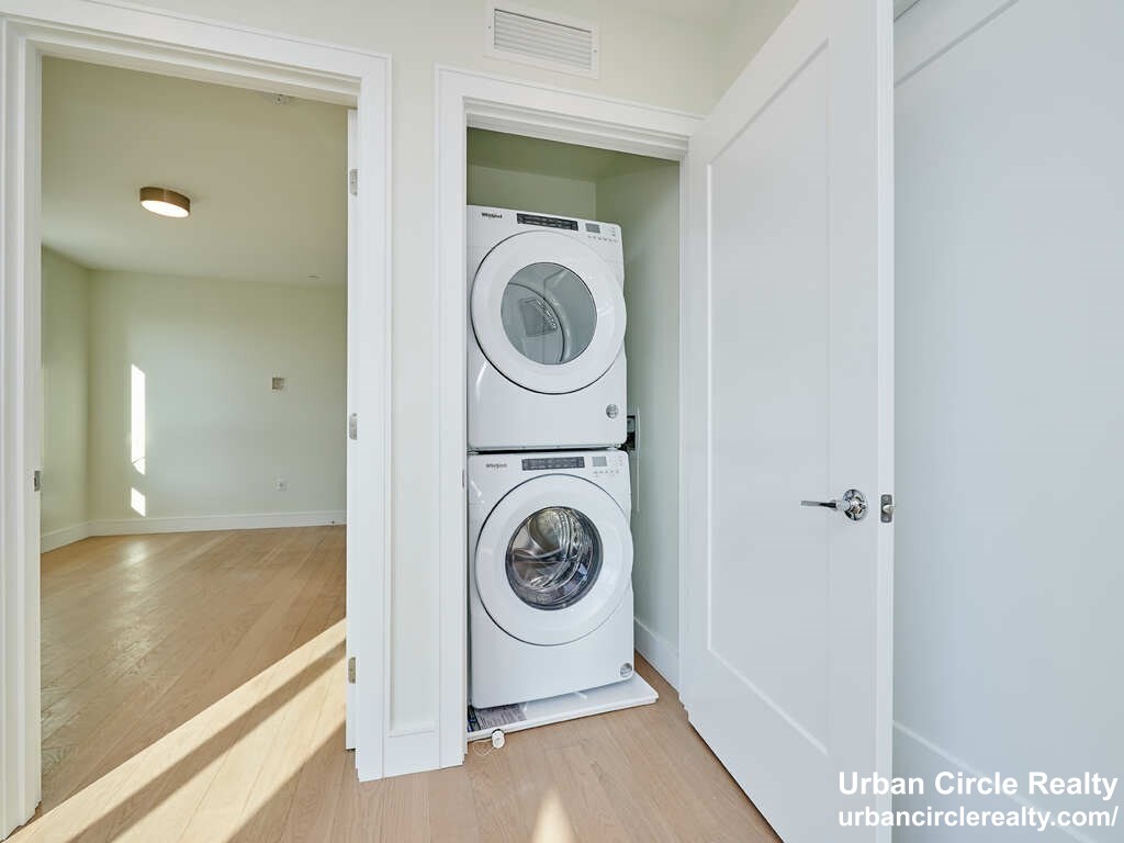 1 bed, 1 bath apartment for rent at 301 Border St Unit 508, Central Square — photo 11 of 18
