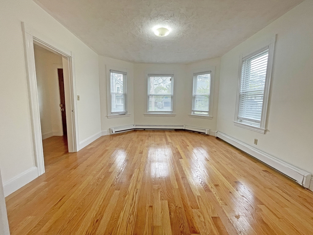 2 bed, 1 bath apartment for rent at 301 Lexington St Unit 1, Auburndale — photo 1 of 9