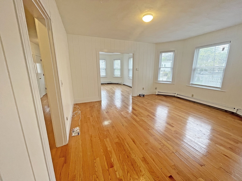 2 bed, 1 bath apartment for rent at 301 Lexington St Unit 1, Auburndale — photo 3 of 9