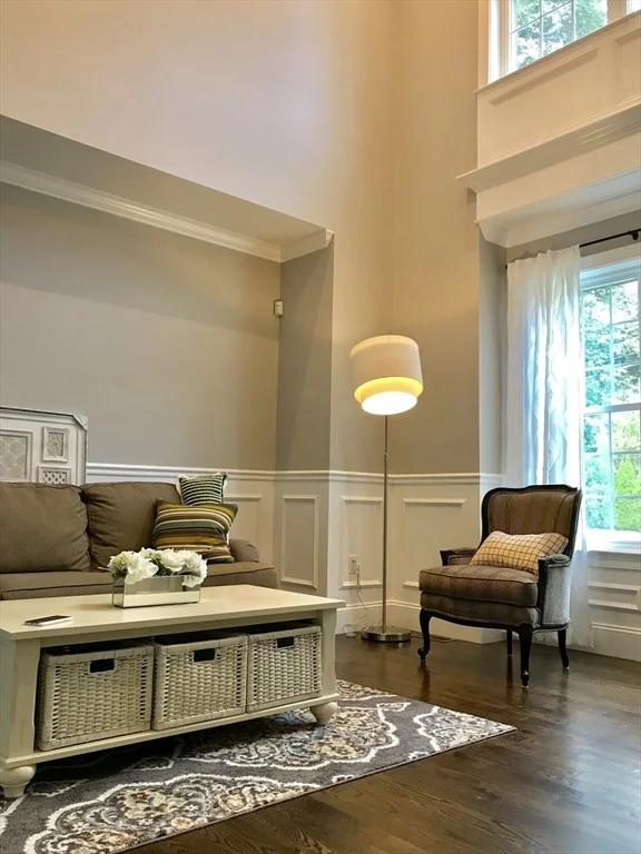 6 bed, 4+ bath apartment for rent at 301 Linden St, Wellesley — photo 4 of 24