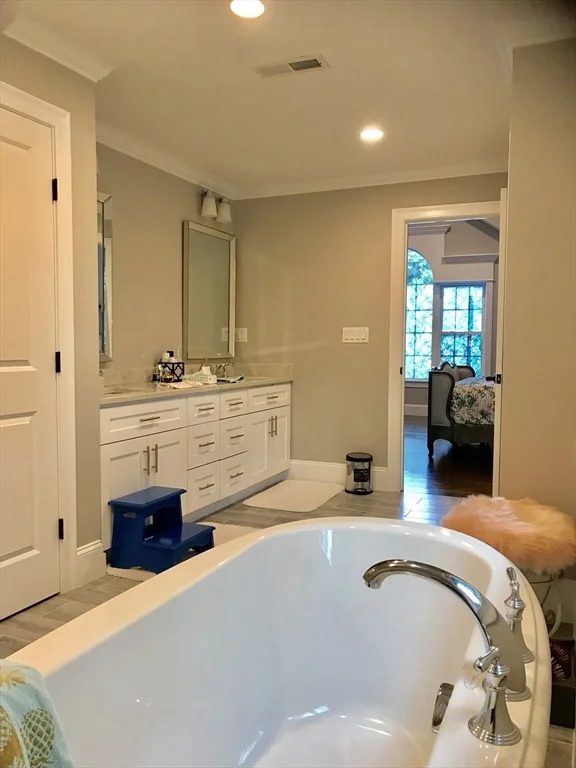 6 bed, 4+ bath apartment for rent at 301 Linden St, Wellesley — photo 14 of 24