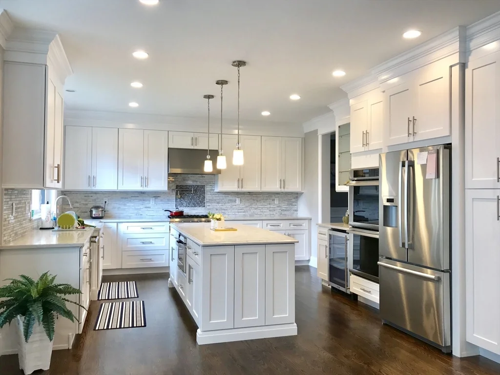 6 bed, 4+ bath apartment for rent at 301 Linden St, Wellesley — photo 3 of 24