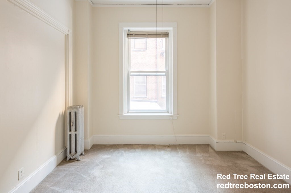1 bed, 1 bath apartment for rent at 301 Newbury St Unit 5, Back Bay — photo 2 of 4