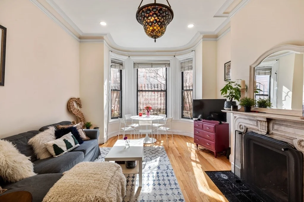 2 bed, 1 bath apartment for rent at 301 Shawmut Ave Unit 21, South End