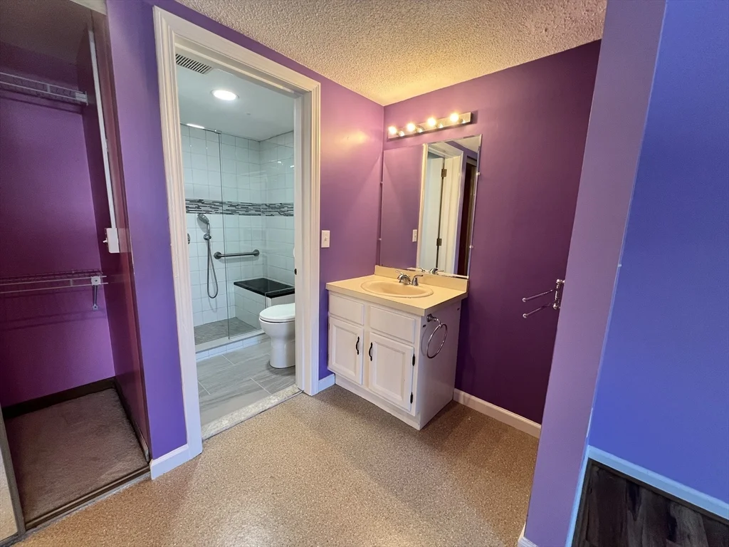 1 bed, 1 bath apartment for rent at 301 Trailside Way Unit 301, Ashland — photo 10 of 14