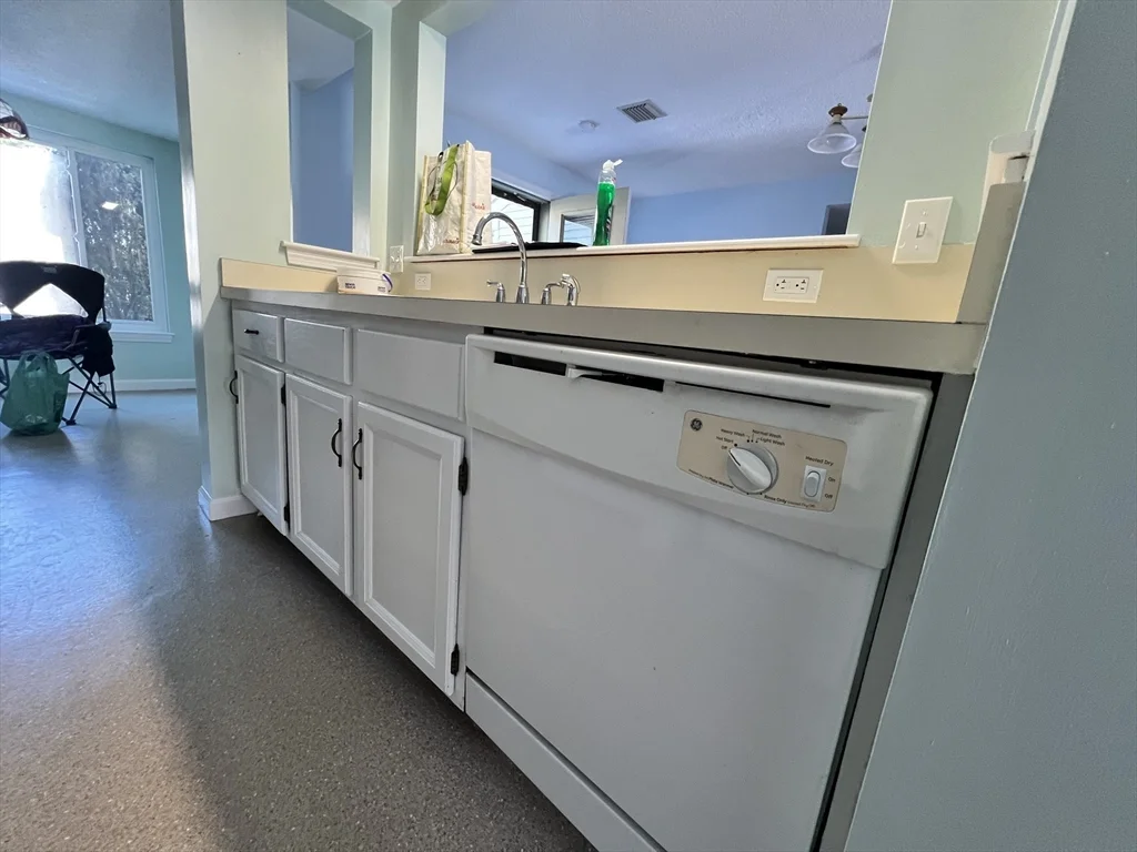 1 bed, 1 bath apartment for rent at 301 Trailside Way Unit 301, Ashland — photo 6 of 14