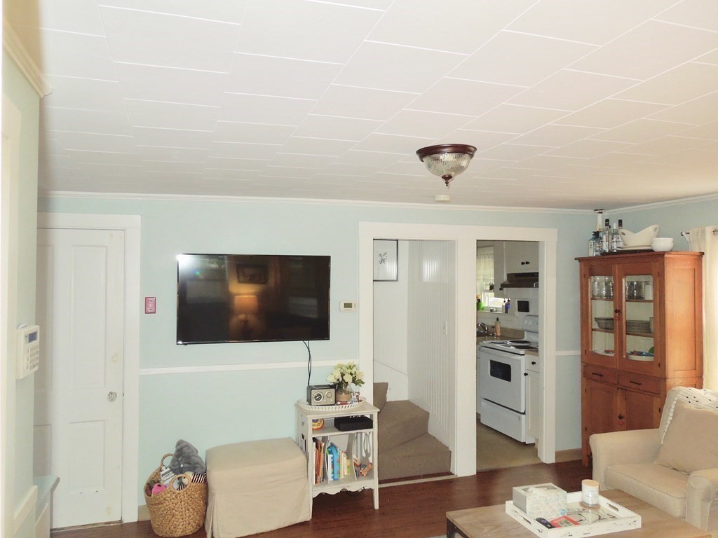 2 bed, 1 bath apartment for rent at 301R Court St, Plymouth — photo 5 of 12
