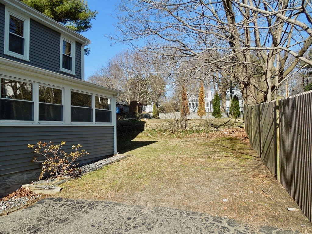 2 bed, 1 bath apartment for rent at 301R Court St, Plymouth — photo 2 of 12