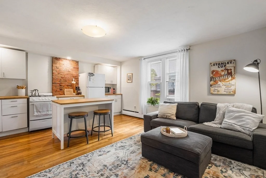 1 bed, 1 bath apartment for rent at 302 K St Unit 3, Boston