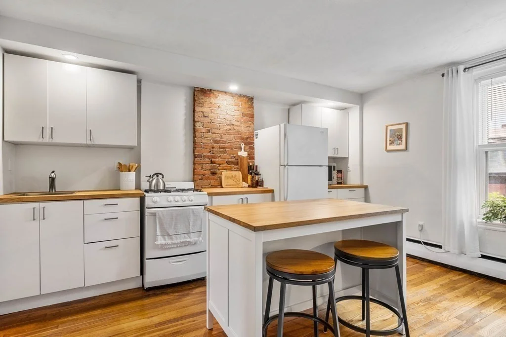 1 bed, 1 bath apartment for rent at 302 K St Unit 3, Boston — photo 3 of 16