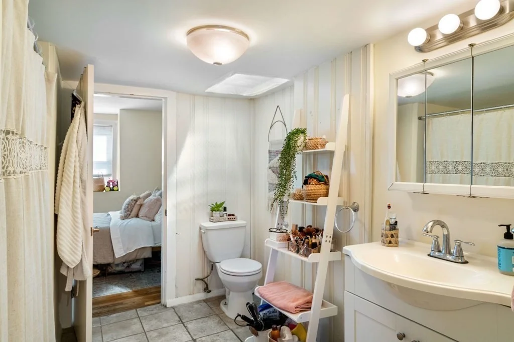 1 bed, 1 bath apartment for rent at 302 K St Unit 4, Boston — photo 4 of 11