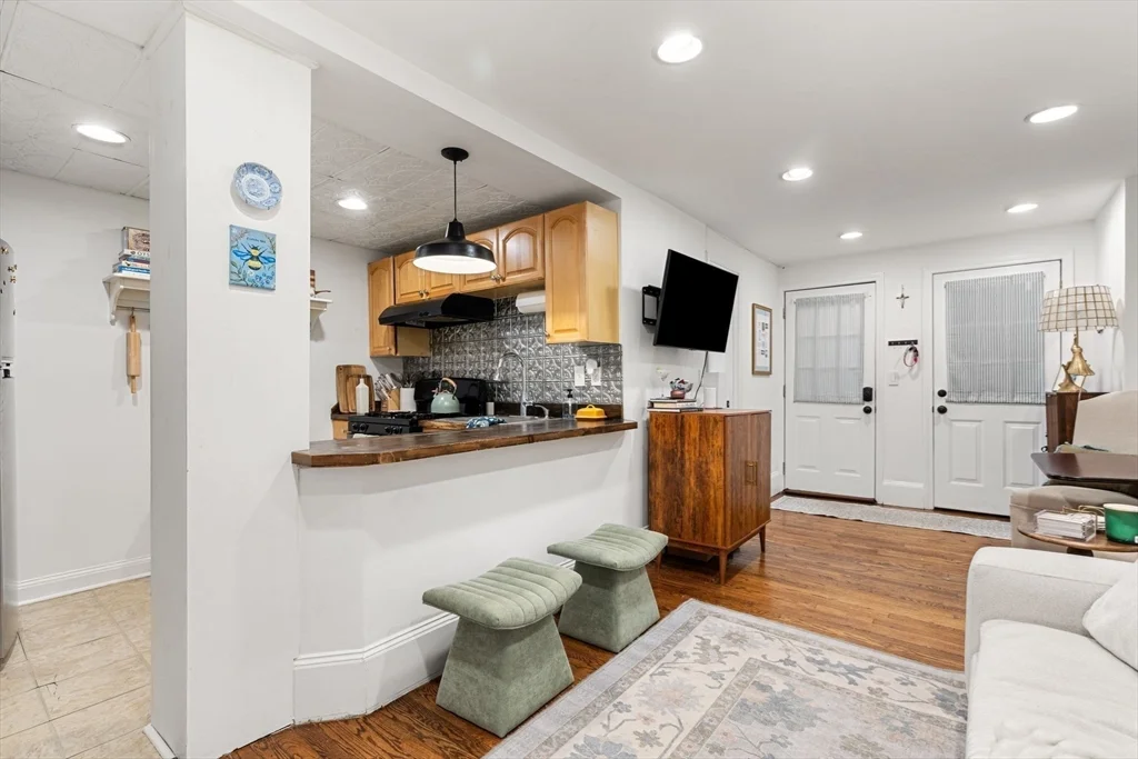 1 bed, 1 bath apartment for rent at 302 K St Unit B, South Boston — photo 11 of 19