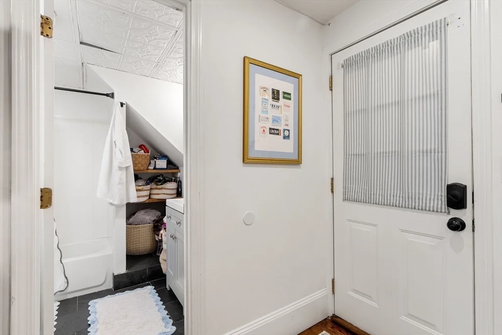 1 bed, 1 bath apartment for rent at 302 K St Unit B, South Boston — photo 14 of 19