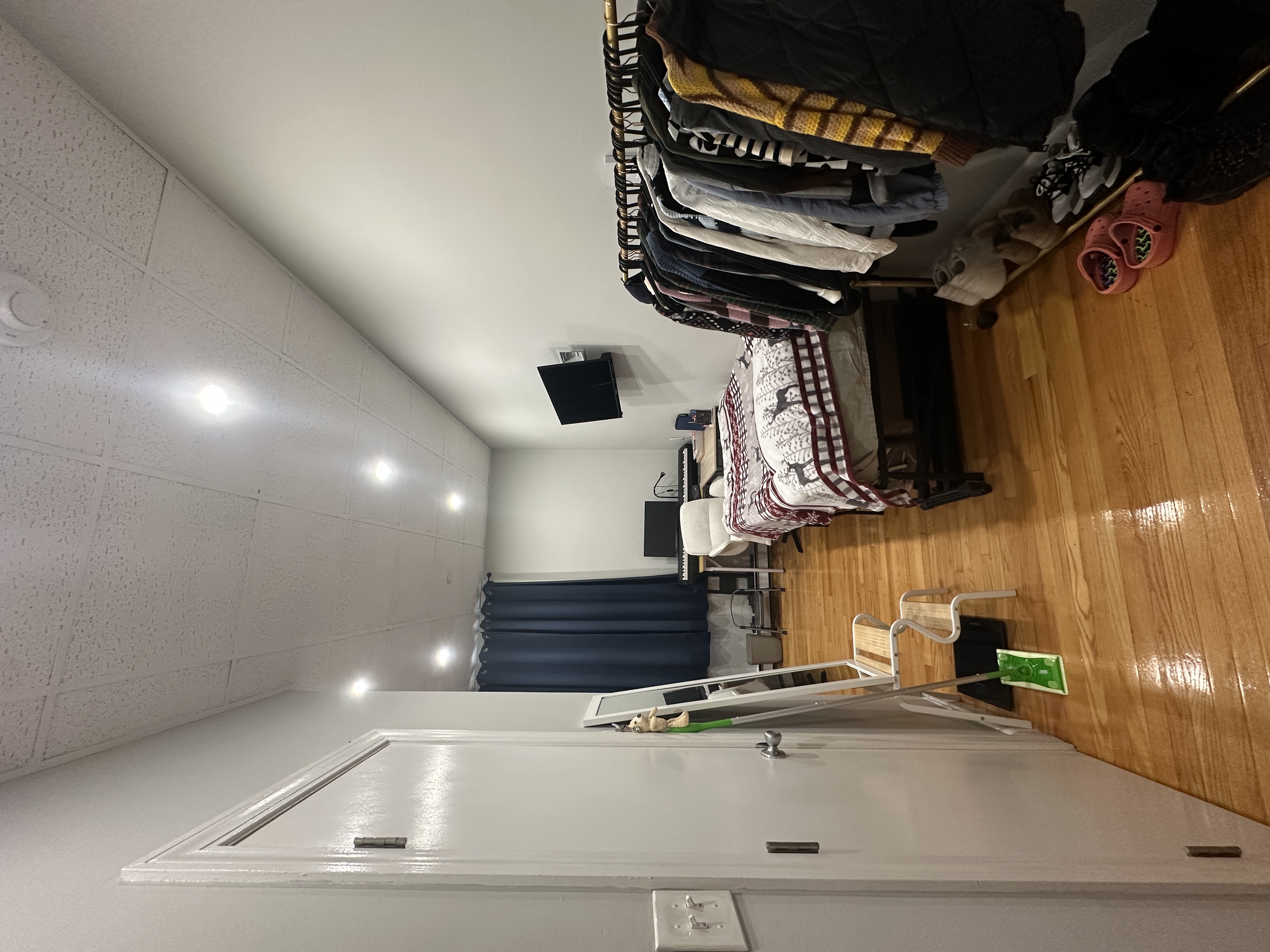 Studio bed, 1 bath apartment for rent at 302 Newbury St Unit 3, Back Bay — photo 12 of 14