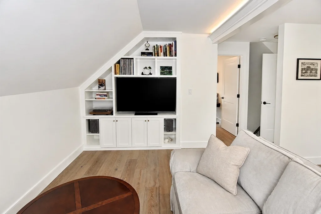 1 bed, 1 bath apartment for rent at 302 Pine St Unit 2, Weymouth — photo 12 of 19