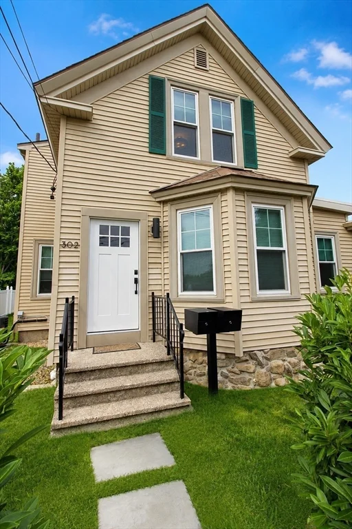 1 bed, 1 bath apartment for rent at 302 Pine St Unit 2, Weymouth — photo 2 of 19