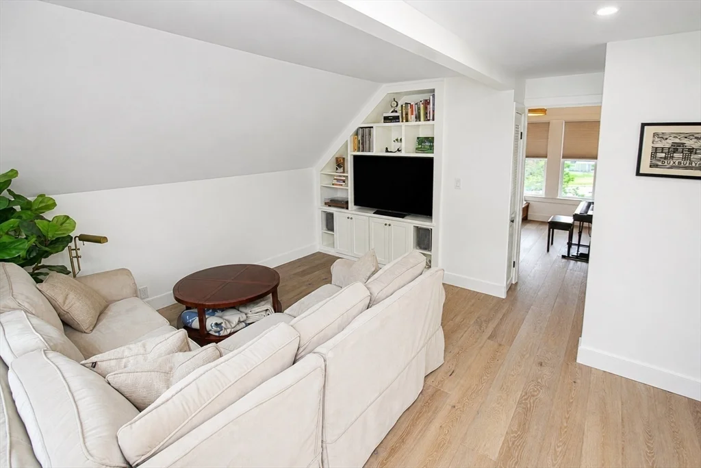 1 bed, 1 bath apartment for rent at 302 Pine St Unit 2, Weymouth — photo 13 of 19