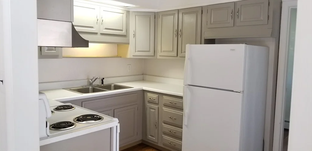 1 bed, 1 bath apartment for rent at 302 Pleasant St Unit 2, North Andover — photo 7 of 17