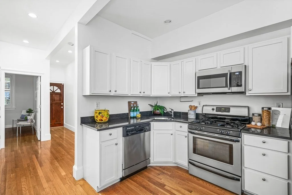 2 bed, 2 bath apartment for rent at 302 W Third St Unit 1, South Boston — photo 4 of 16