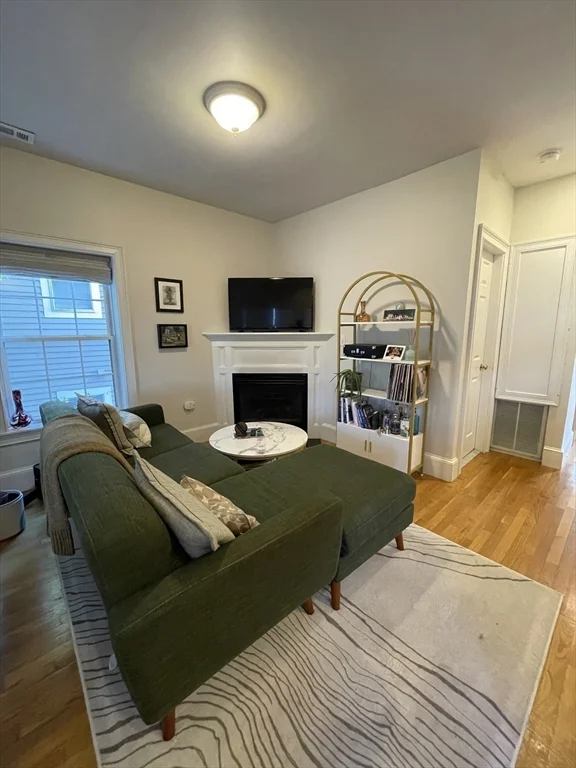 2 bed, 1 bath apartment for rent at 302 W Third St Unit 2, South Boston — photo 3 of 15