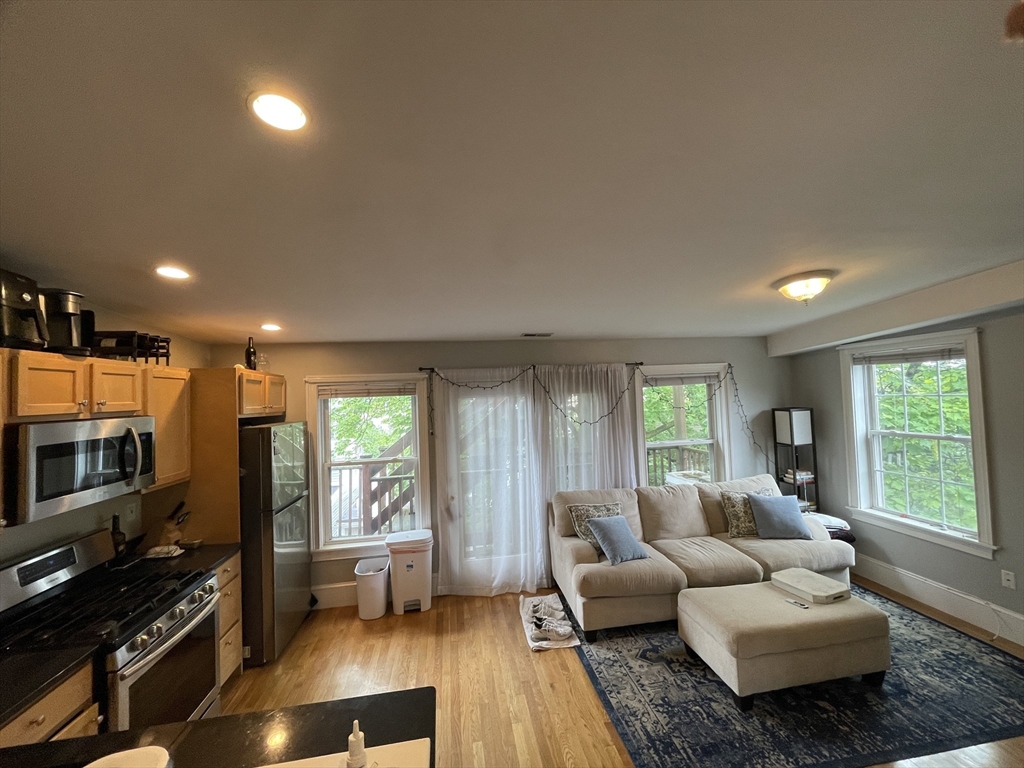 2 bed, 1 bath apartment for rent at 302 W Third St Unit 3, South Boston — photo 1 of 9