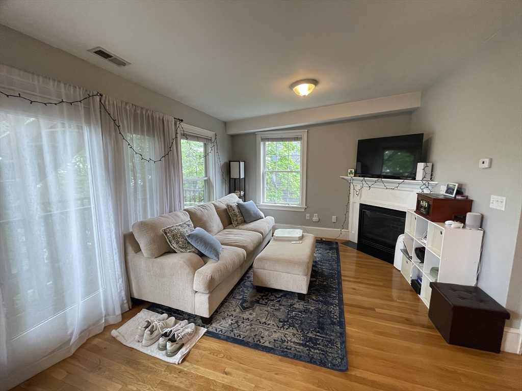 2 bed, 1 bath apartment for rent at 302 W Third St Unit 3, South Boston — photo 4 of 9
