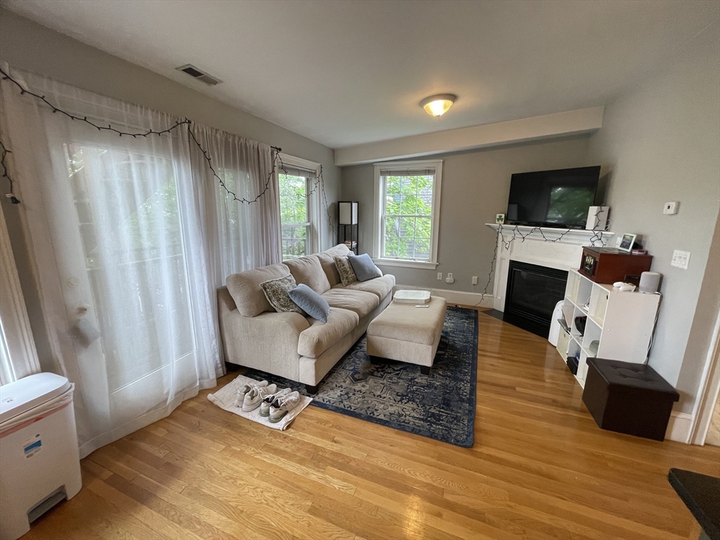 2 bed, 1 bath apartment for rent at 302 W Third St Unit 3, South Boston — photo 2 of 9