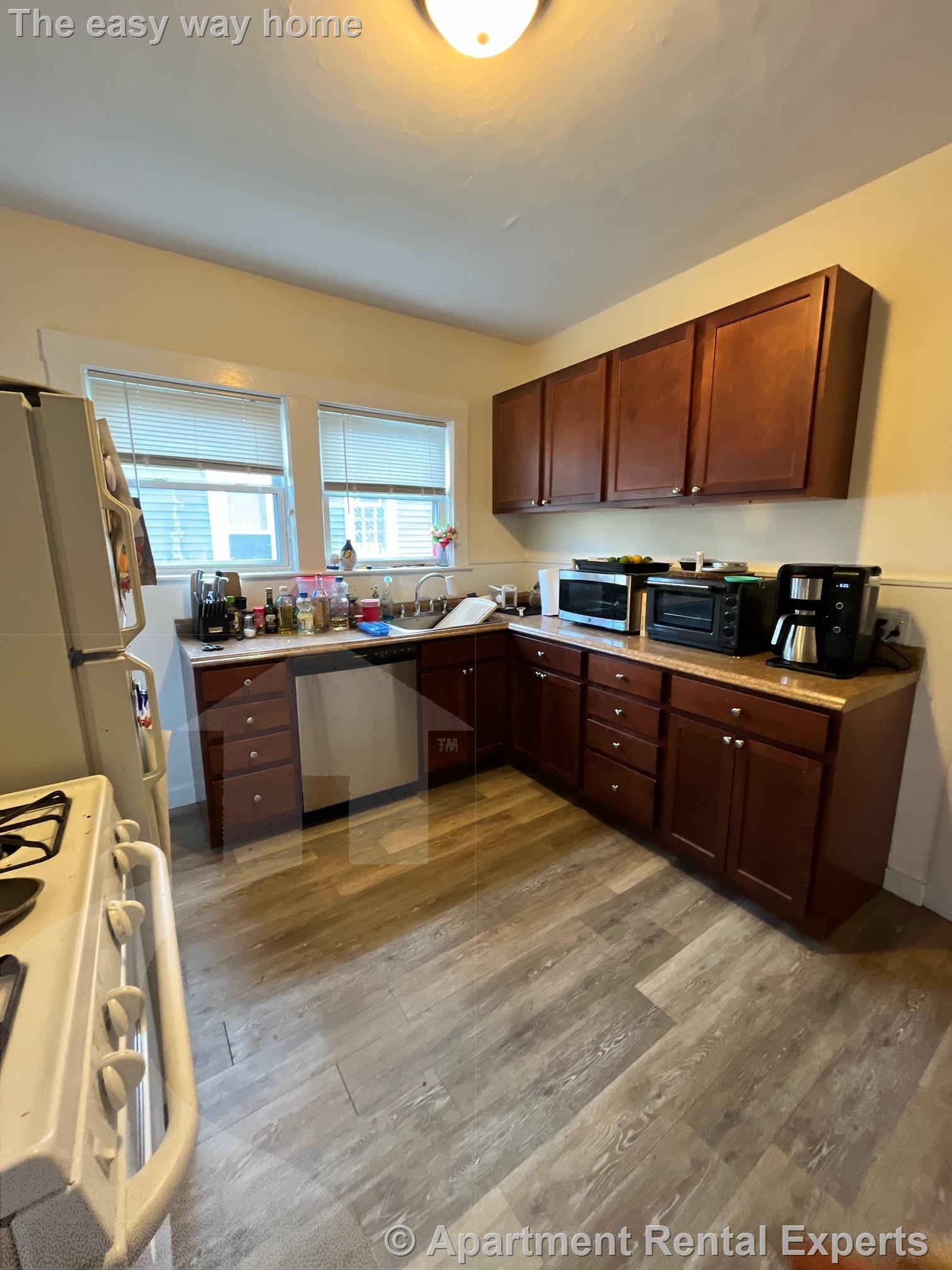 3 bed, 1 bath apartment for rent at 303 Alewife Brook Pkwy Unit 2, Teele Square — photo 10 of 11