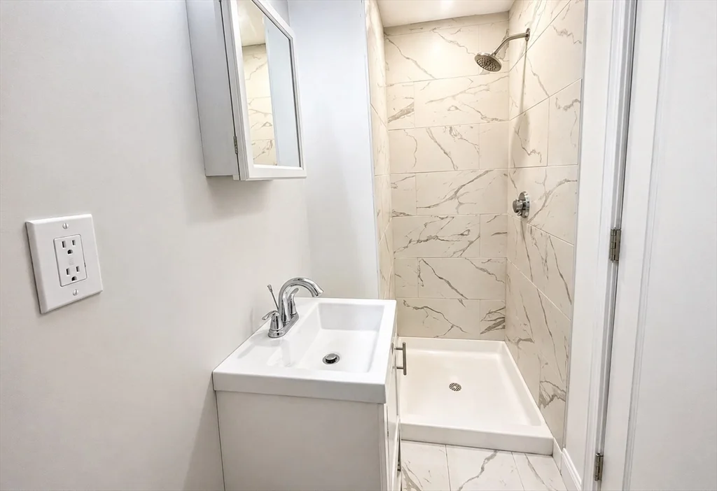 1 bed, 1 bath apartment for rent at 303 Carter St Unit 1, Chelsea — photo 4 of 7