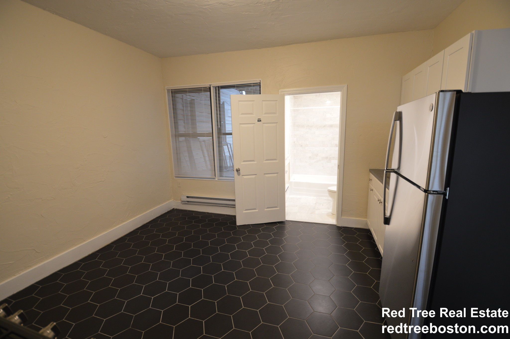 1 bed, 1 bath apartment for rent at 303 Hancock St Unit 1, Dorchester — photo 3 of 10