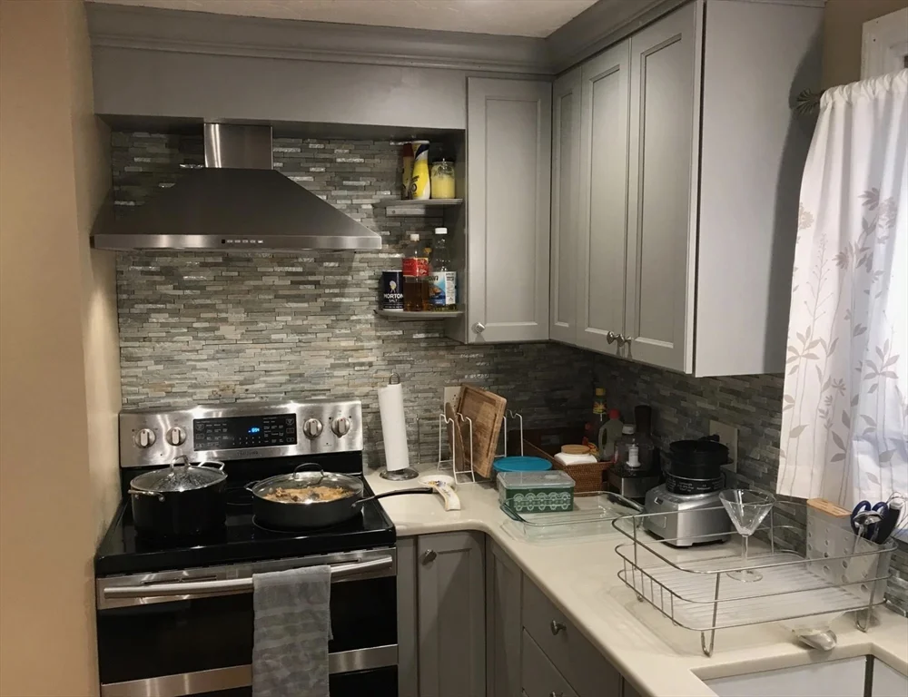 3 bed, 1 bath apartment for rent at 303 Lexington St Unit 303, Watertown — photo 4 of 13